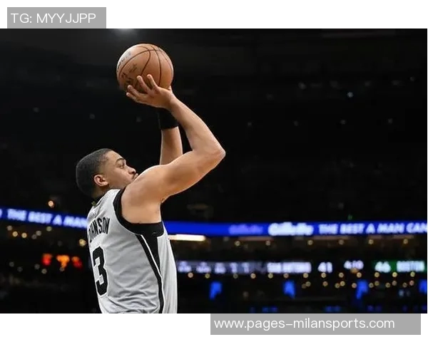 凯尔登赞米奇教练为卓越领袖全明星执教展现榜样力量