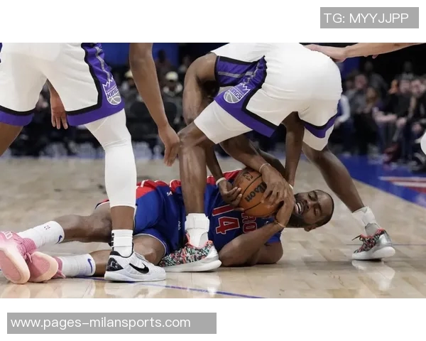 黄蜂与活塞比赛最后时刻冲突升级警察短暂介入场面紧张 黄蜂与活塞比赛最后时刻冲突升级警察短暂介入场面紧张